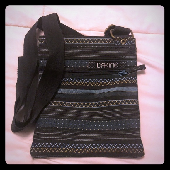 Dakine Handbags - Dakine Crossbody Purse